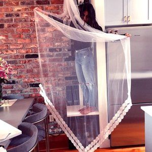 Never worn and custom-made Daphne Newman Veil